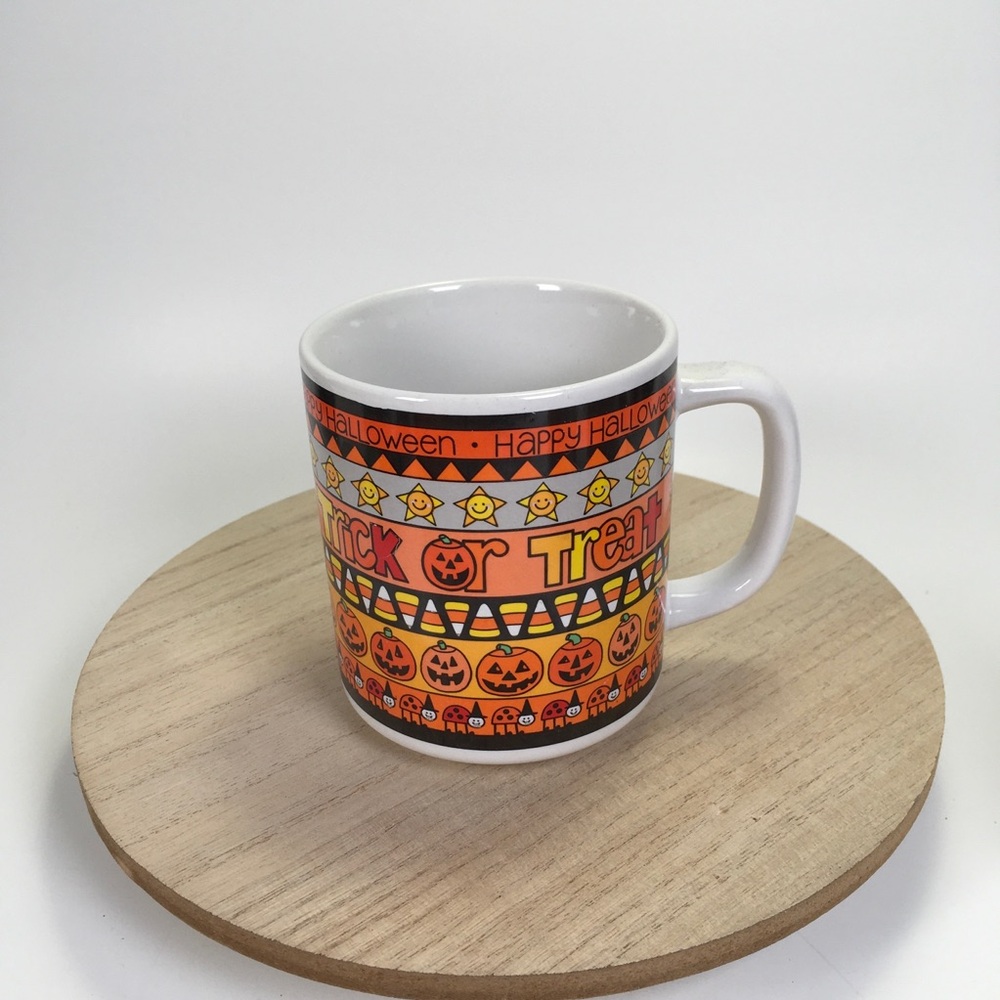 Vintage Love N Stuff Halloween Mugs Set of 4 - Picture 6 of 10